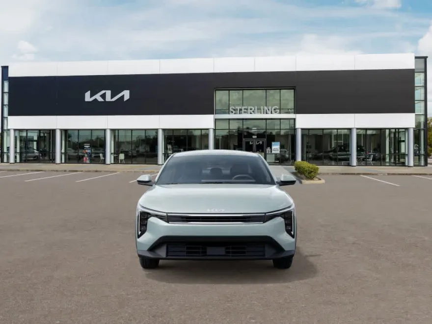 2025 Kia K4 LXS photo 1