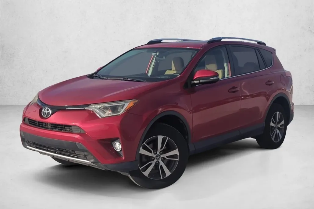 2016 Toyota RAV4 XLE photo 1