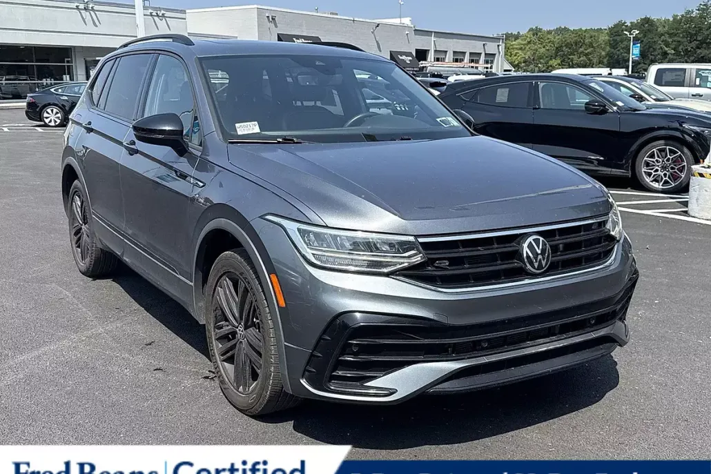 2022 Volkswagen Tiguan SE R-Line Black photo 1