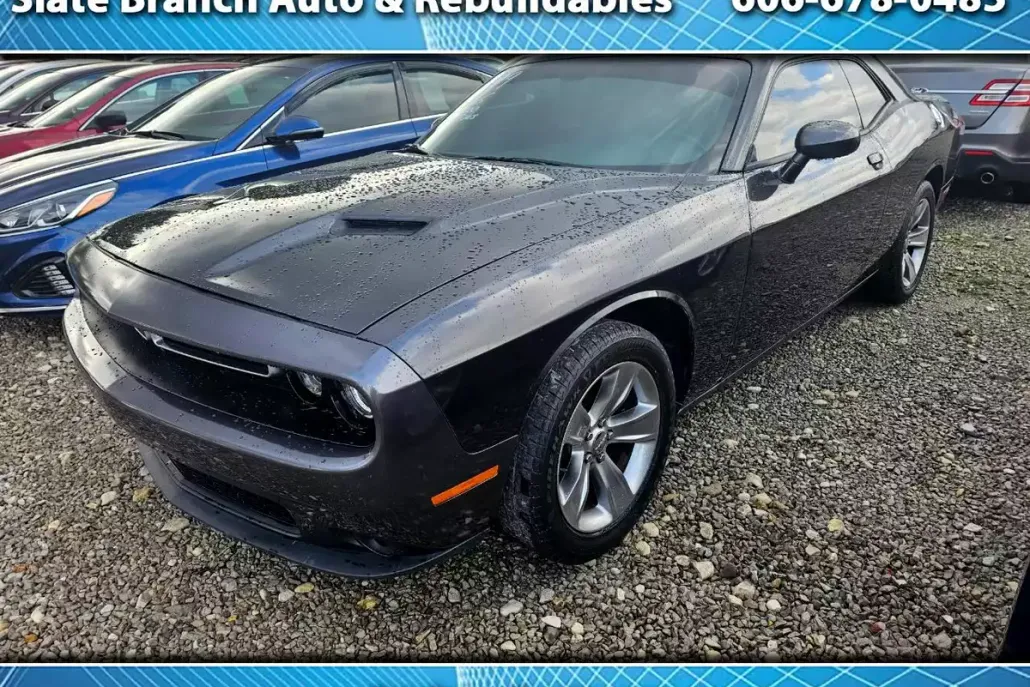 2019 Dodge Challenger SXT photo 1