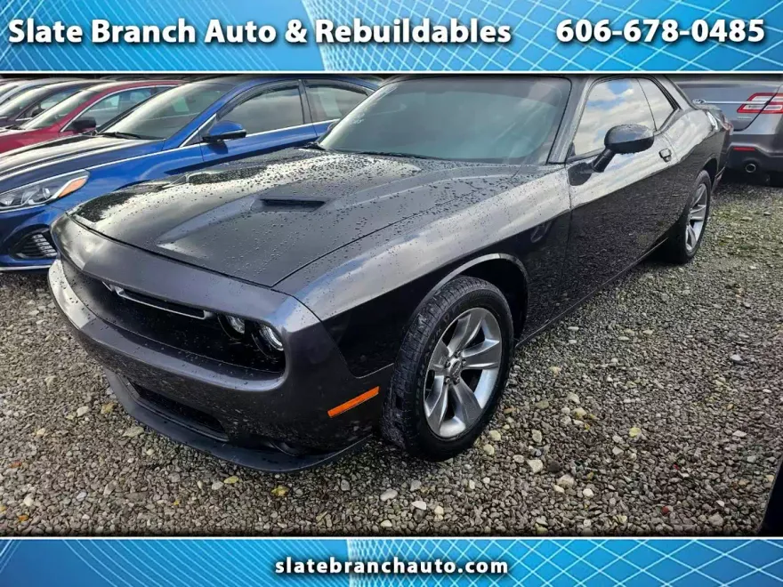 2019 Dodge Challenger SXT photo 1