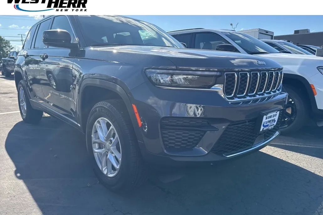 2025 Jeep Grand Cherokee Laredo X photo 1