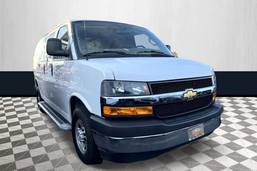 2023 Chevrolet Express 2500 Cargo photo 1
