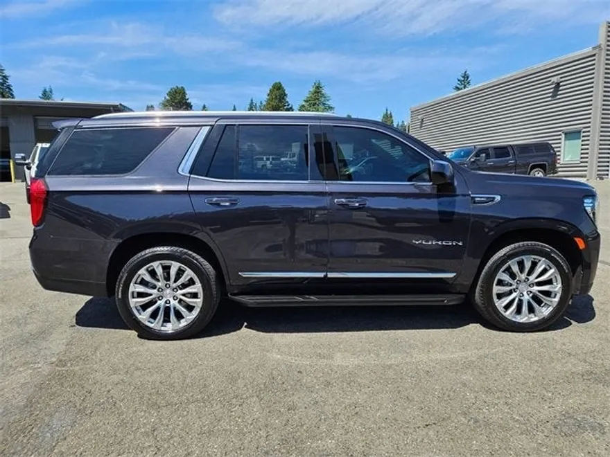 2023 Gmc Yukon SLT photo 1