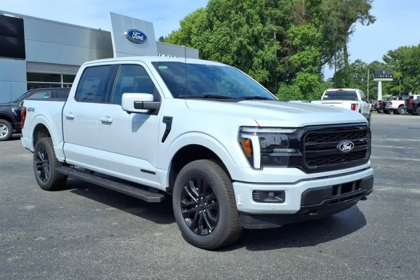 2025 Ford F-150 Lariat photo 1