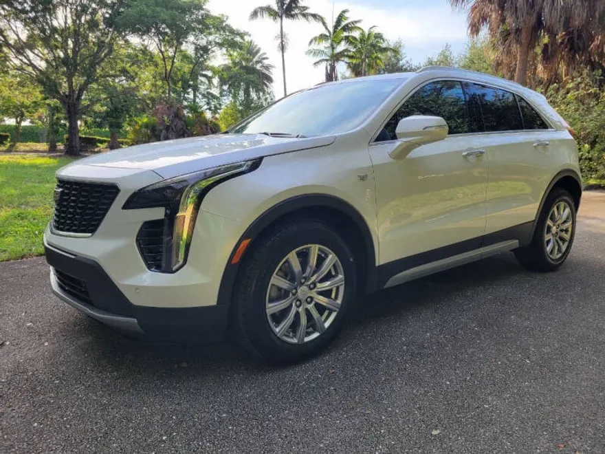 2021 Cadillac XT4 Premium Luxury photo 1
