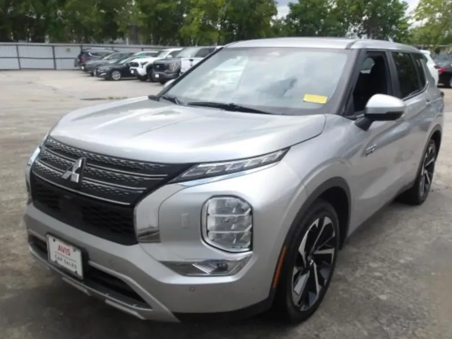 2023 Mitsubishi Outlander PHEV SE photo 1