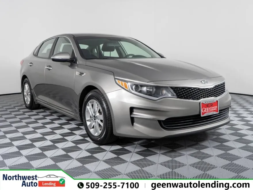 2016 Kia Optima LX photo 1