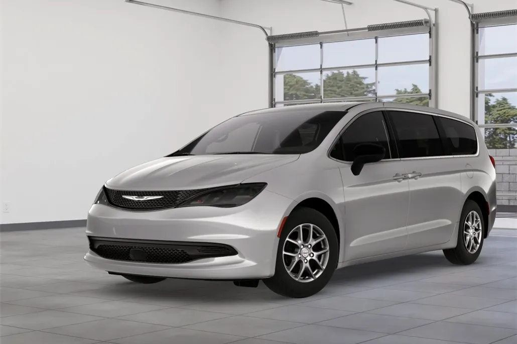 2026 Chrysler Voyager LE photo 1