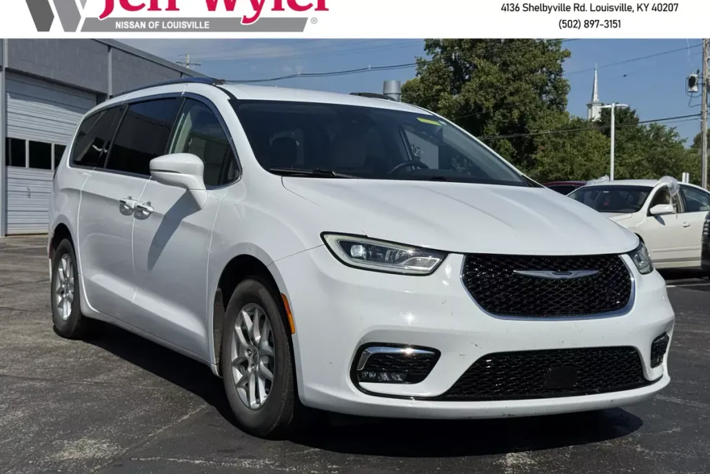 2021 Chrysler Pacifica Touring L photo 1
