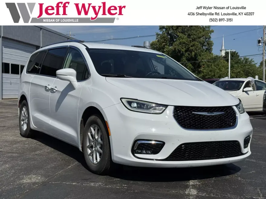 2021 Chrysler Pacifica Touring L photo 1