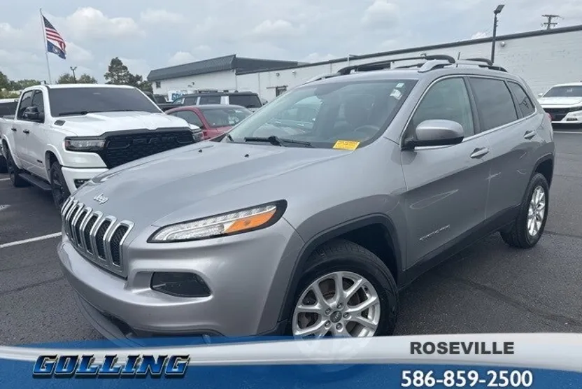 2016 Jeep Cherokee Latitude photo 1