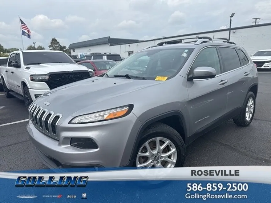 2016 Jeep Cherokee Latitude photo 1