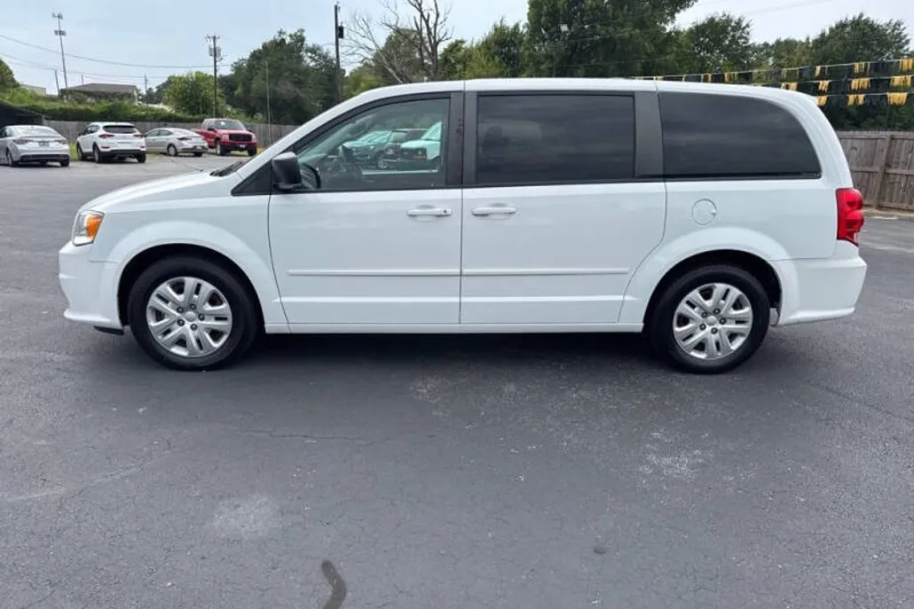 2017 Dodge Grand Caravan SE photo 1