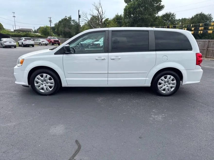 2017 Dodge Grand Caravan SE photo 1