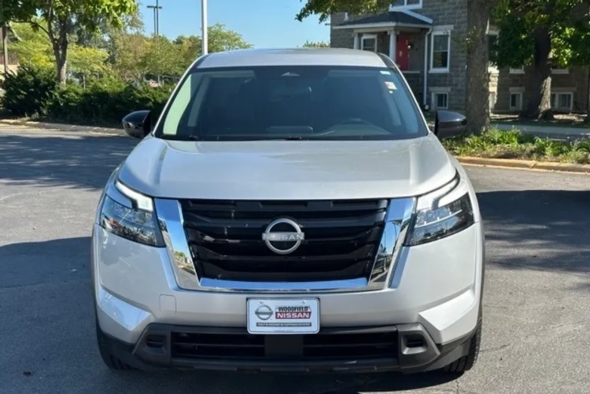 2023 Nissan Pathfinder S photo 1