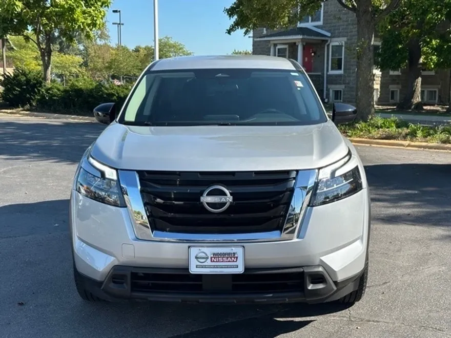 2023 Nissan Pathfinder S photo 1