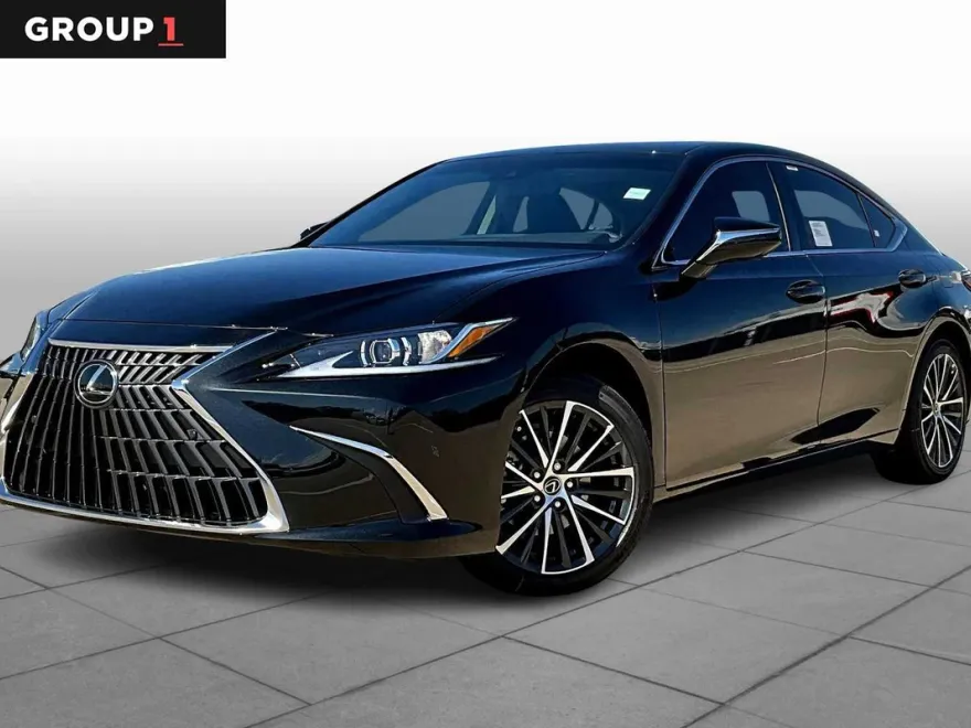 2025 Lexus ES 300h photo 1