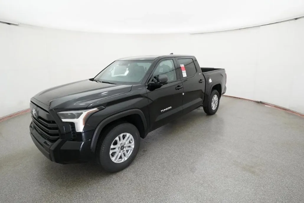 2026 Toyota Tundra SR5 CrewMax photo 1
