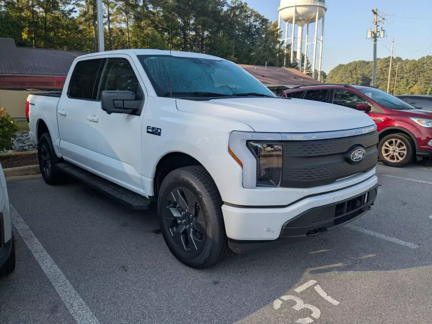 2025 Ford F-150 Lightning photo 1