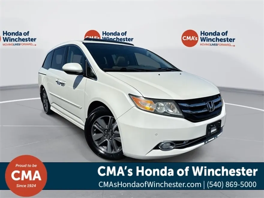 2015 Honda Odyssey Touring photo 1