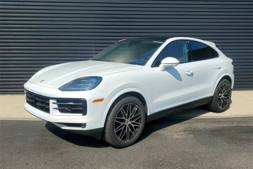 2025 Porsche Cayenne Coupe photo 1