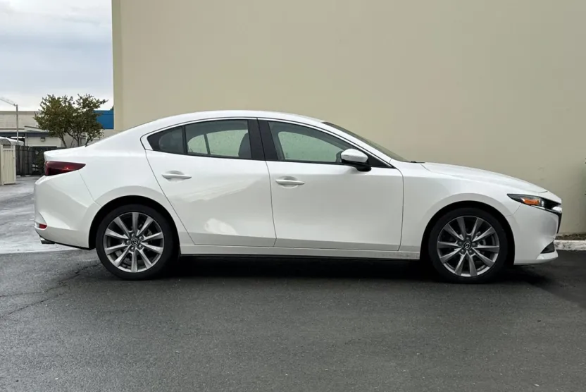 2023 Mazda Mazda3 2.5 Select Base photo 1