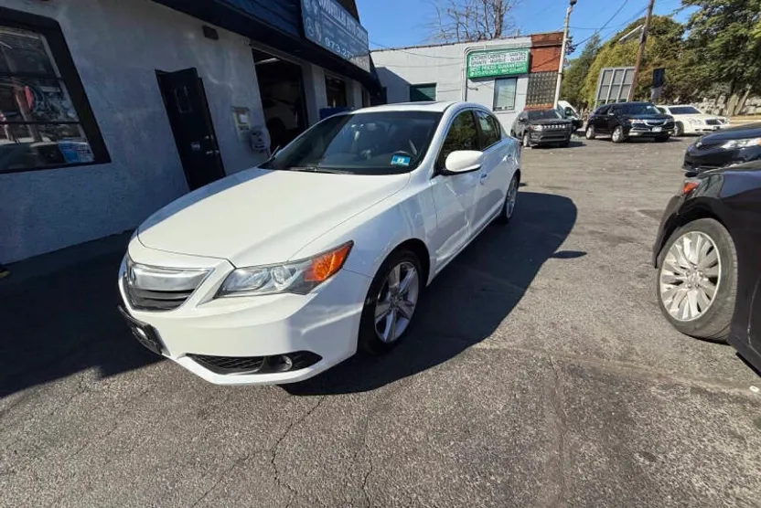 2013 Acura ILX 2.0L Premium photo 1