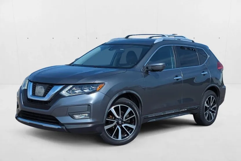 2017 Nissan Rogue SL Platinum photo 1