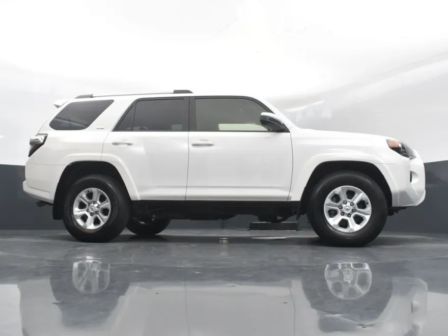 2024 Toyota 4Runner SR5 photo 38