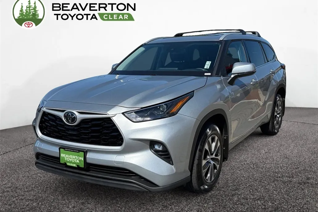 2022 Toyota Highlander XLE photo 1