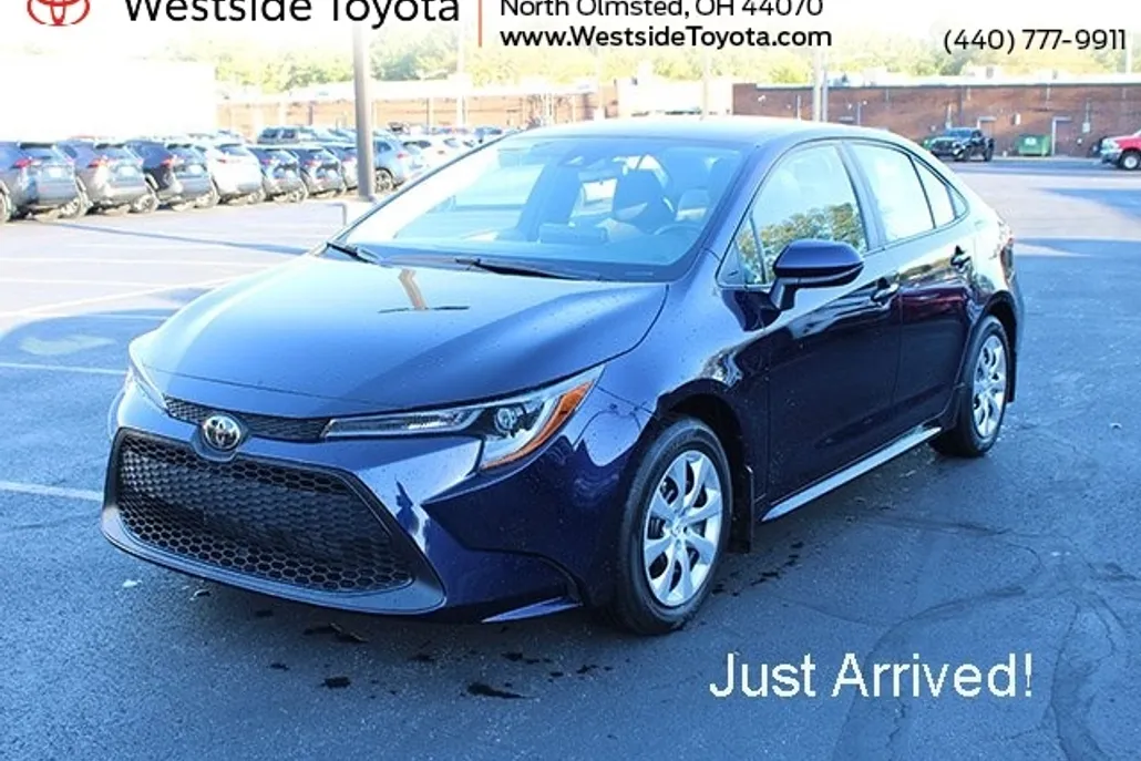 2022 Toyota Corolla LE photo 1