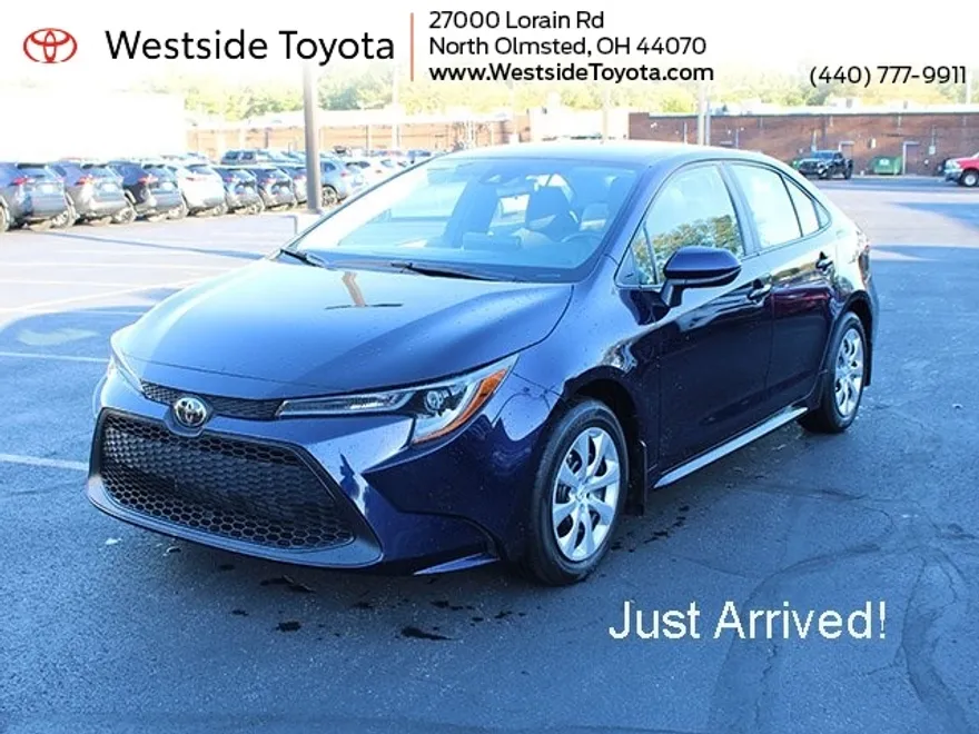 2022 Toyota Corolla LE photo 1
