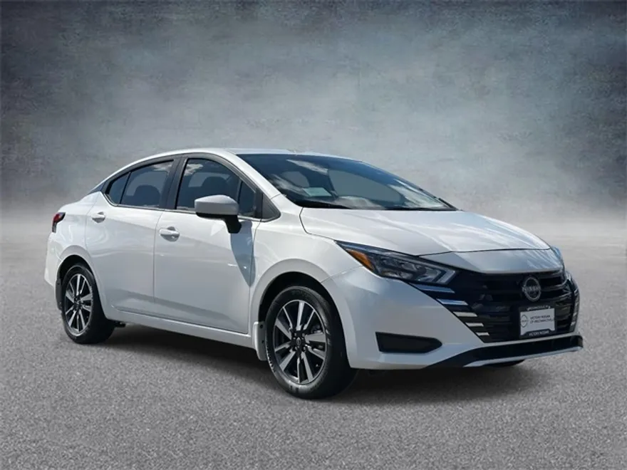 2025 Nissan Versa SV photo 1