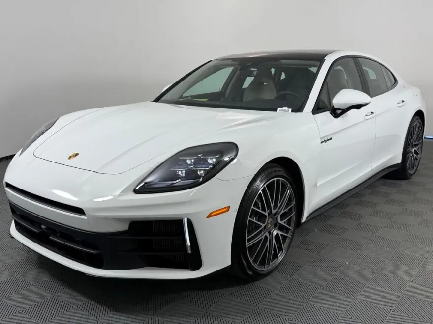 2026 Porsche Panamera E-Hybrid 4 photo 1