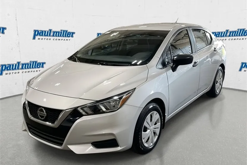 2022 Nissan Versa 1.6 S photo 1