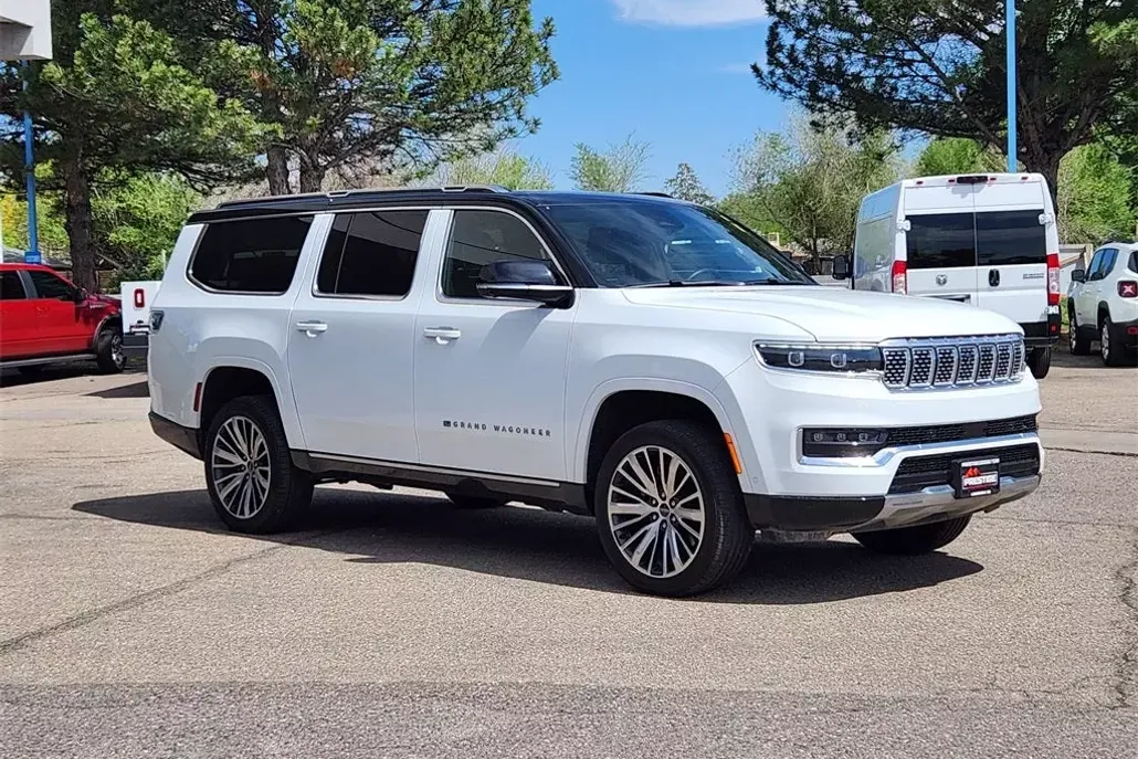 2024 Jeep Grand Wagoneer L III photo 1