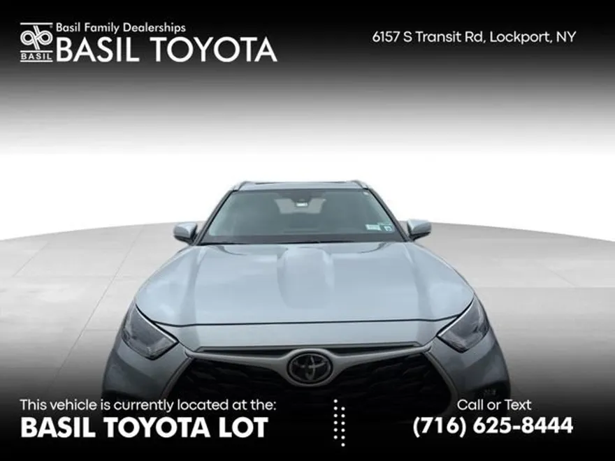 2023 Toyota Highlander XLE photo 1