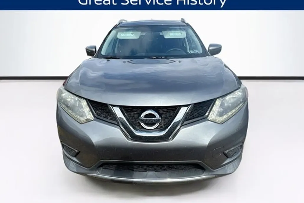 2016 Nissan Rogue SV photo 1