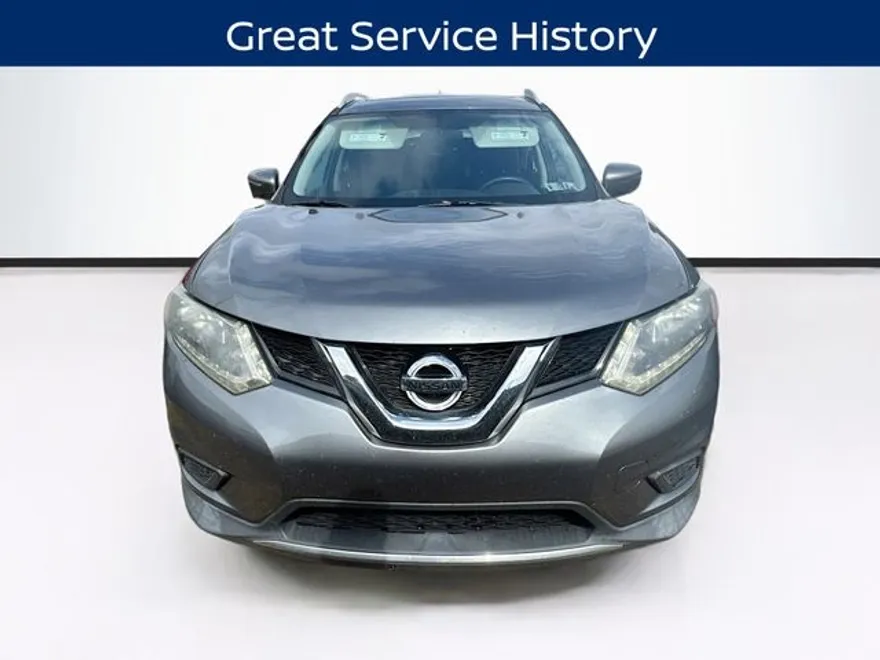 2016 Nissan Rogue SV photo 1