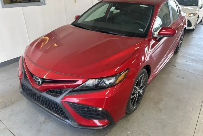 2024 Toyota Camry SE photo 1