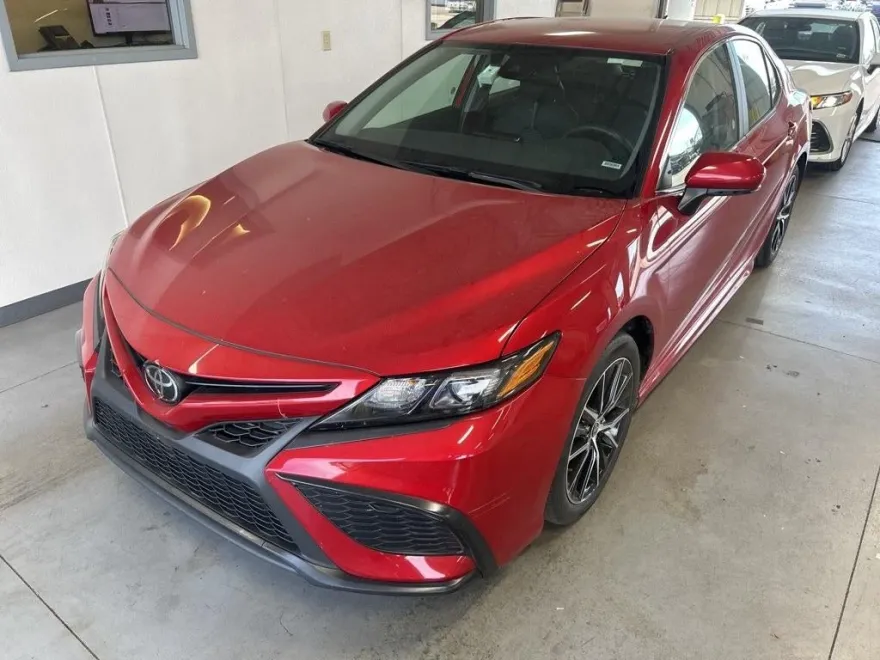 2024 Toyota Camry SE photo 1