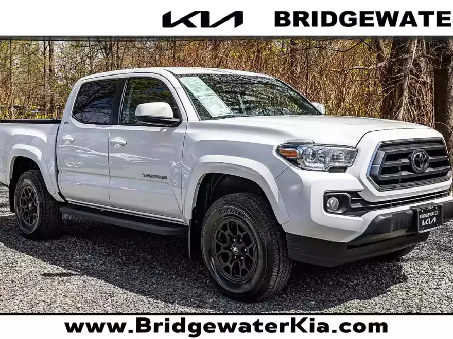 2022 Toyota Tacoma SR5 photo 1