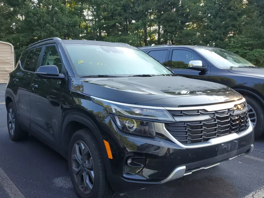 2024 Kia Seltos S photo 1