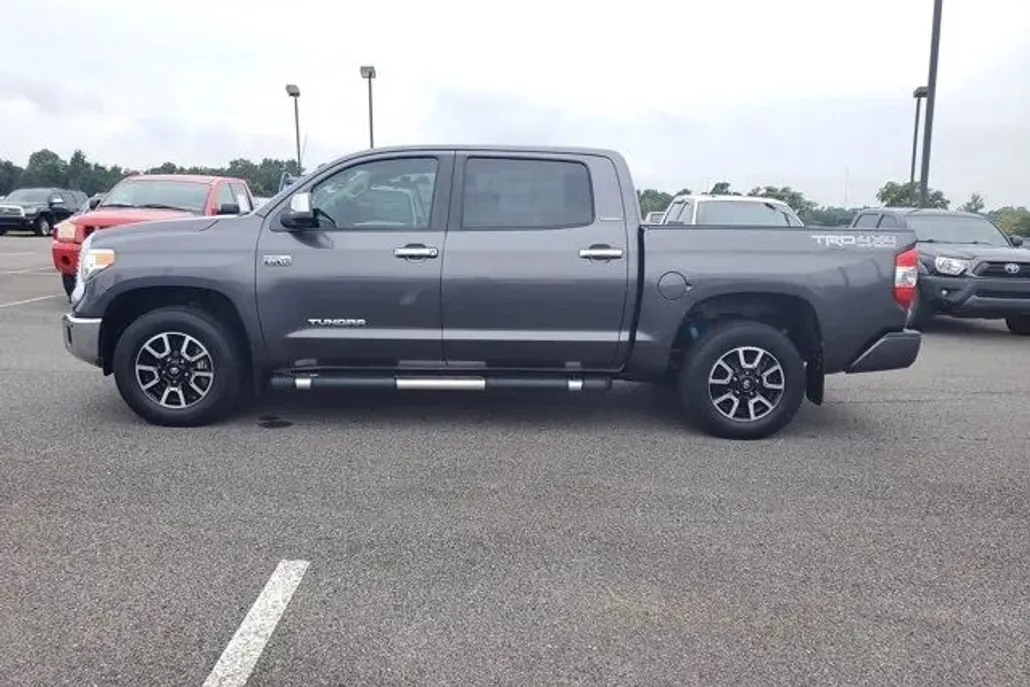 2017 Toyota Tundra Limited photo 1