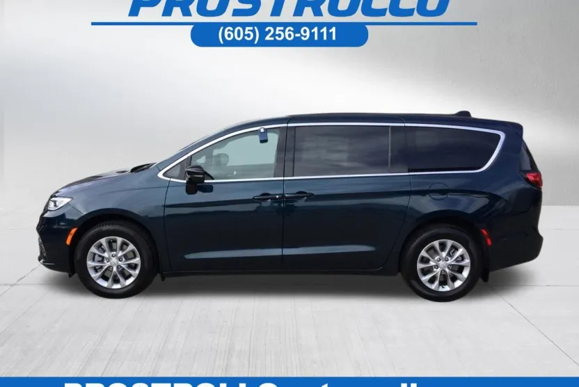 2025 Chrysler Pacifica photo 1