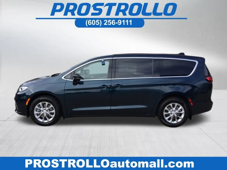 2025 Chrysler Pacifica photo 1