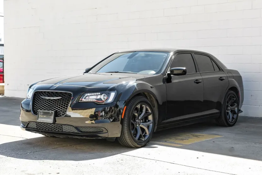 2020 Chrysler 300 Touring Limited photo 1