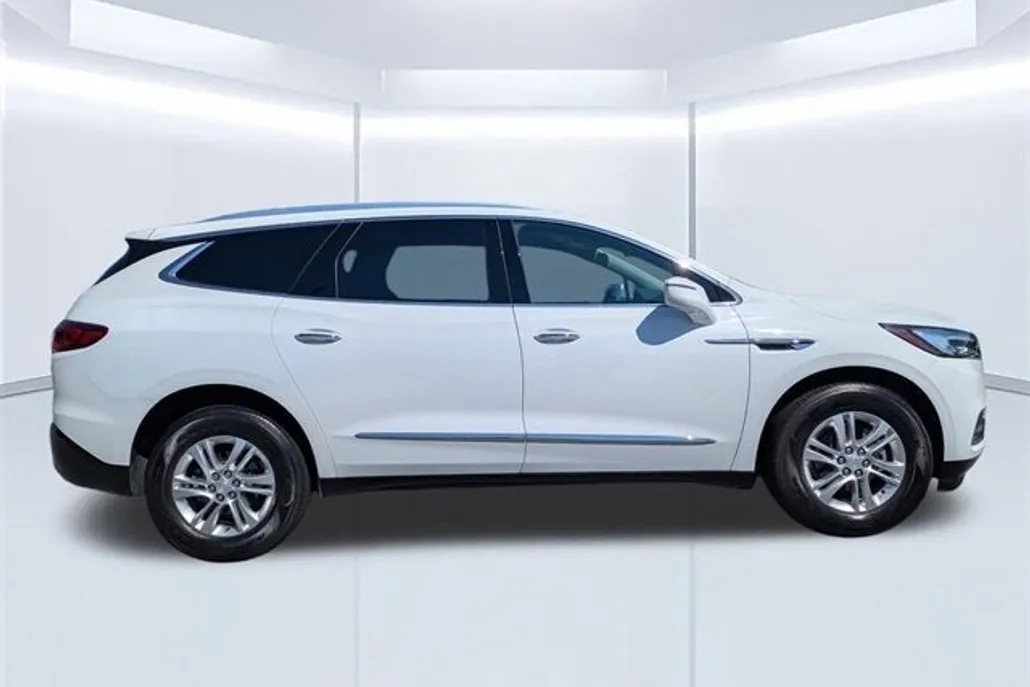 2018 Buick Enclave Essence photo 1