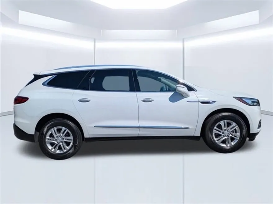 2018 Buick Enclave Essence photo 1